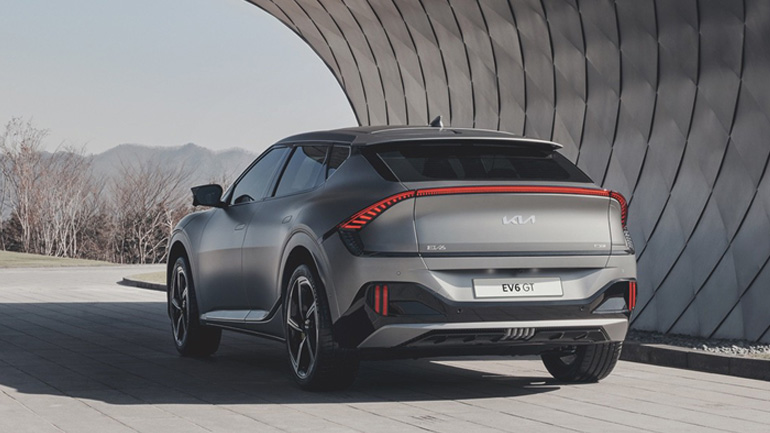 Αυτό το KIA κάνει τα 0-100 σε 3,5 δευτερόλεπτα!